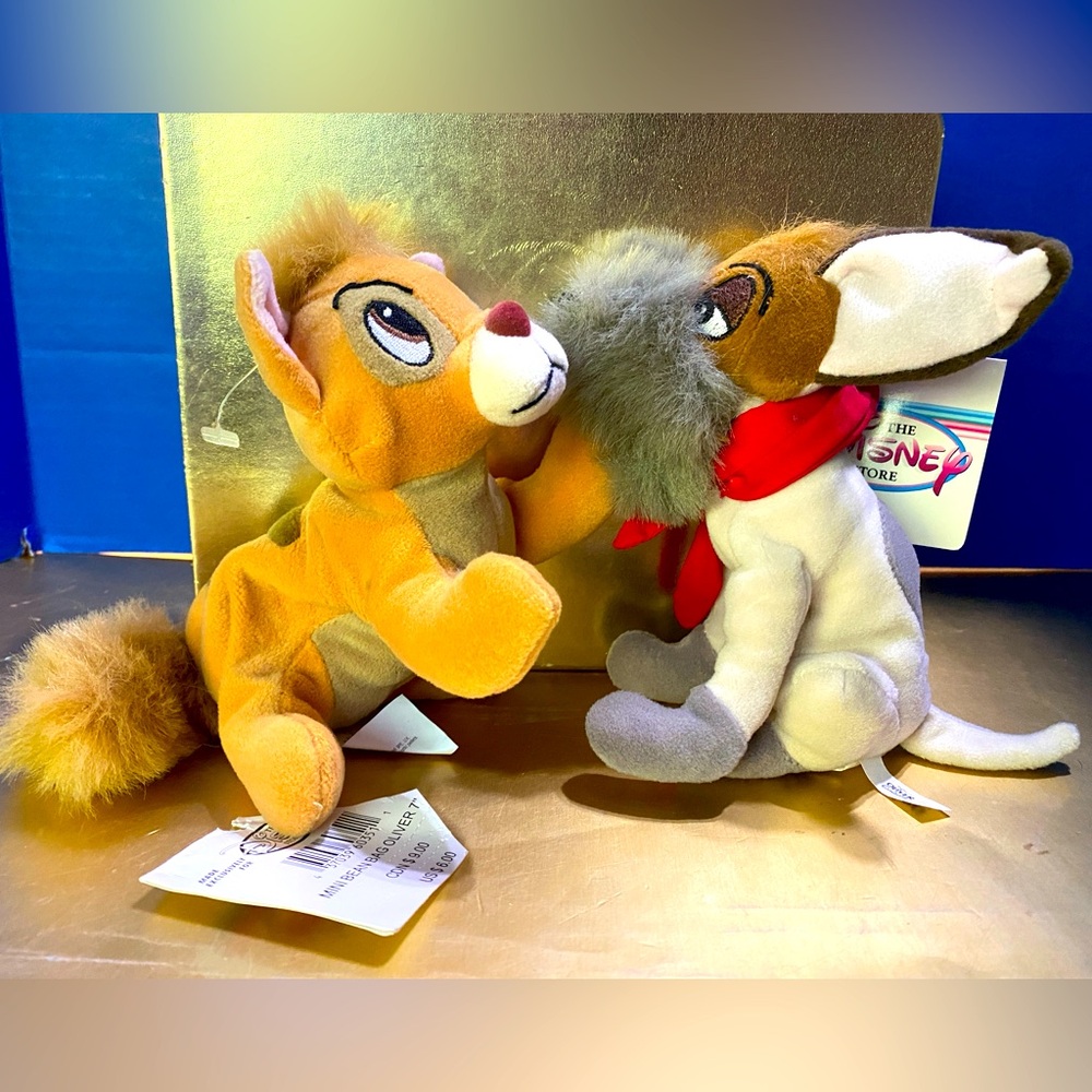 DISNEY’S OLIVER AND COMPANY 90s DISNEY STORE DODGER & OLIVER MINI BEAN BAG PLUSH